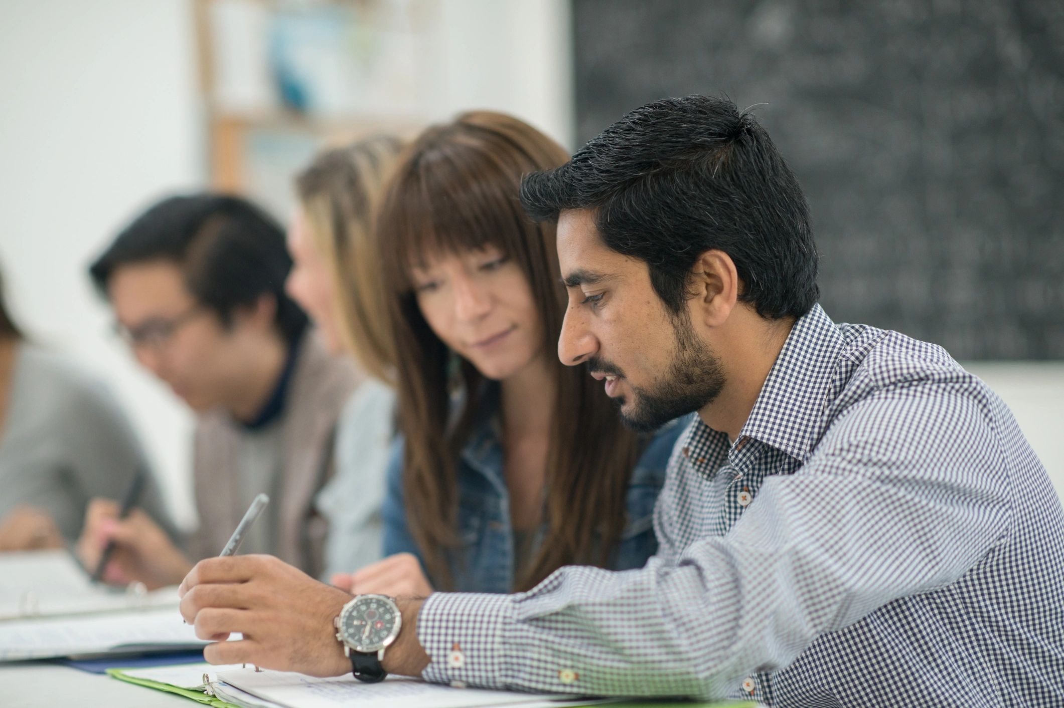 Équipe professionnelle diverse — Nos Services